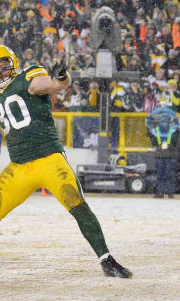 Packers re-sign fullback Kuhn to one-year deal